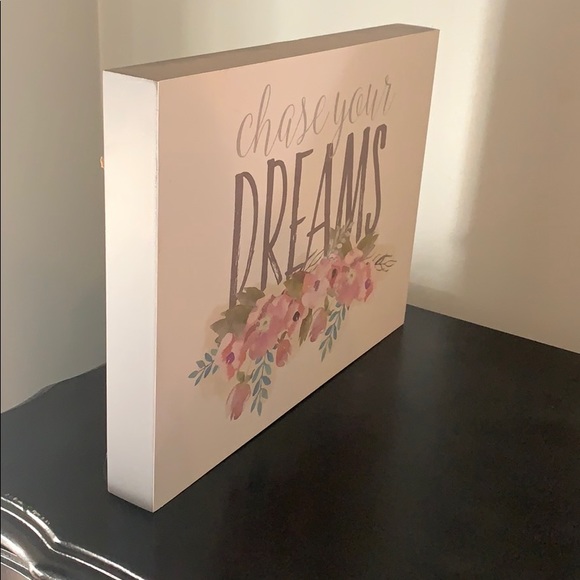 Decor - Picture 2 of 5